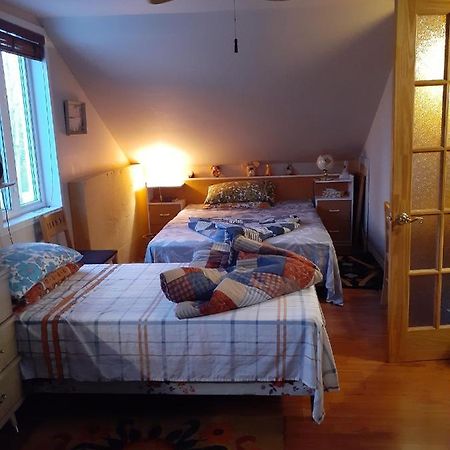 Bienvevus Chez Rino-Hugues Bed and Breakfast Trois-Pistoles Exteriör bild